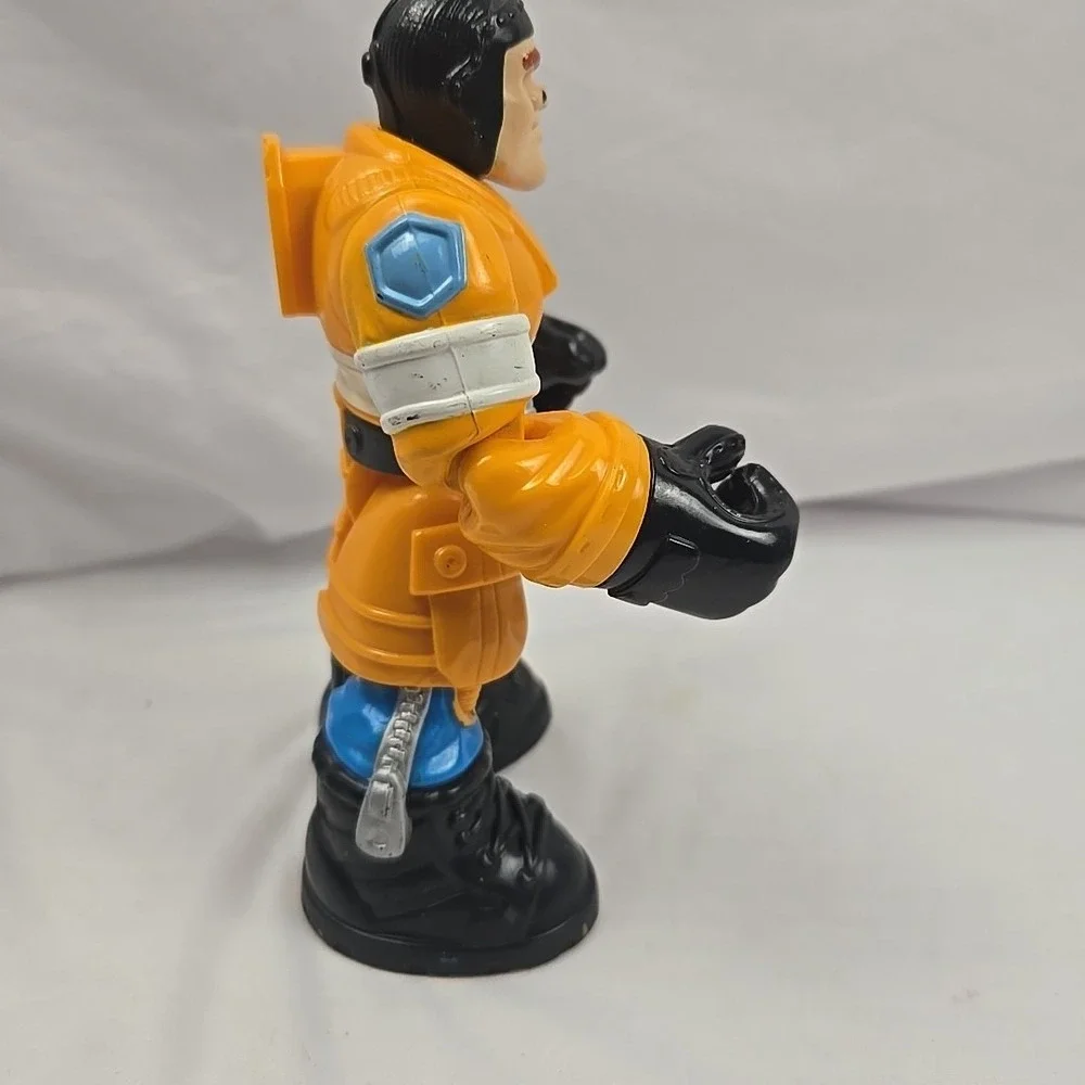 Vintage 1999 Fisher-Price Mattel Rescue Heroes Fireman Yellow Action‎ Figure
